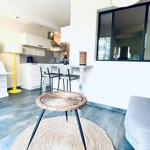Appartement Centre, Grande Terrasse, Parking, Calme, Voiron